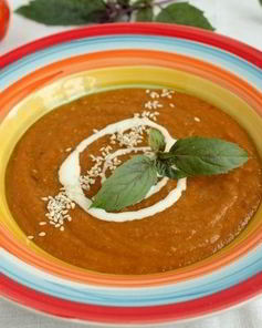 Суп-пюре с баклажаном, томатами и чечевицей