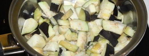 суп-пюре с баклажаном, томатами и чечевицей. Шаг 2