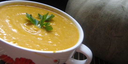 Суп-пюре тыквенный с гренками и сыром