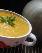 Суп-пюре тыквенный с гренками и сыром