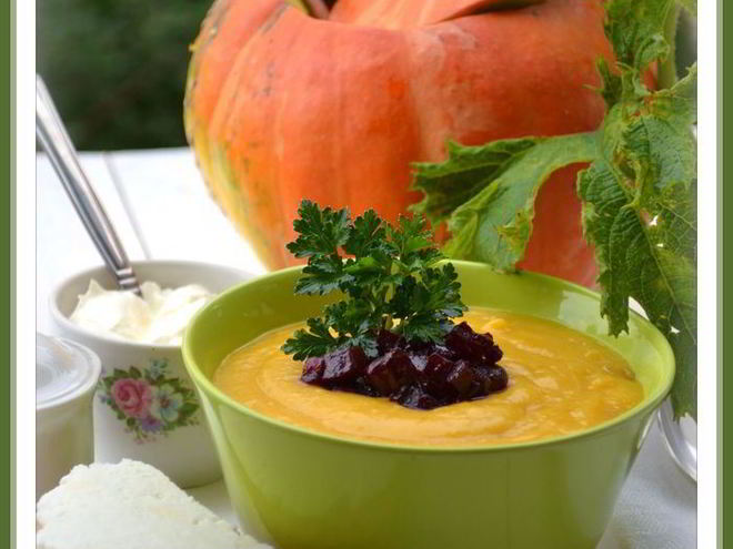 Рецепт тыквенного супа-пюре с карамелизованной свеклой и золотистым луком