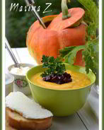 Тыквенный суп-пюре с карамелизованной свеклой и золотистым луком