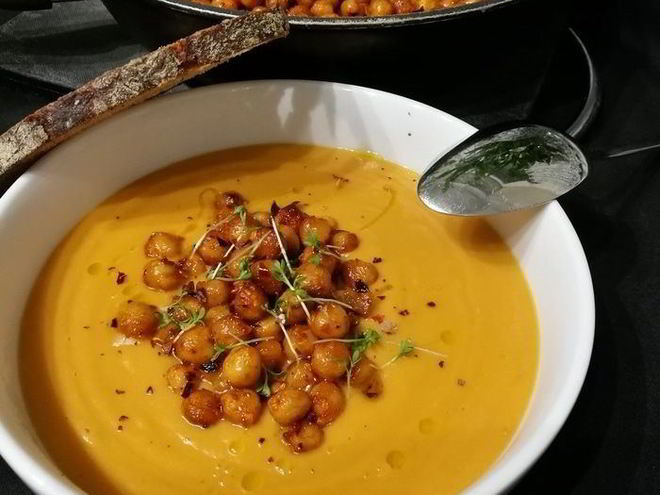 Рецепт тыквенного супа-пюре с запеченным нутом