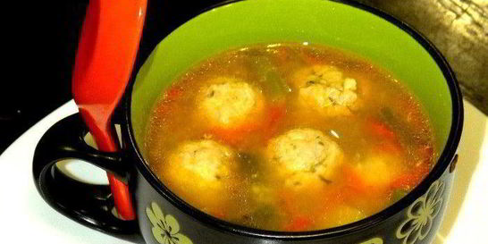 Суп с фрикадельками и спаржей