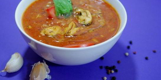 Томатный суп с мидиями