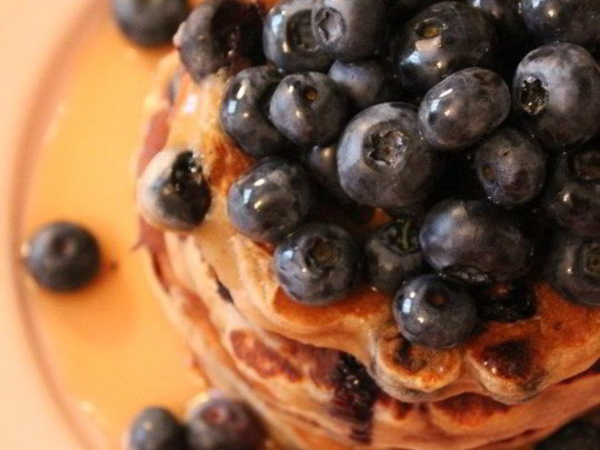 Рецепт банановые панкейки с голубикой