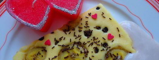 блинчик на противне с бананом, черникой и клубничным соусом. Шаг 5