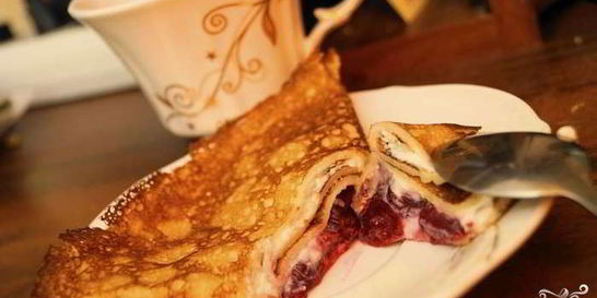 Блинчики с творогом и вишней