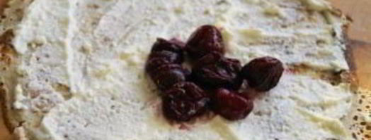 блинчики с творогом и вишней. Шаг 6