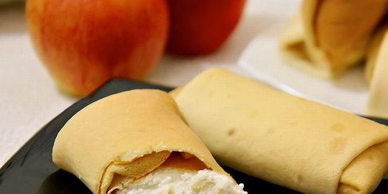Блинчики с творогом и яблоками