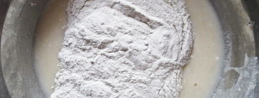 блины с колбасой и яйцом. Шаг 2