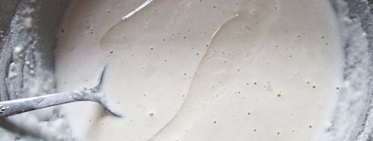 блины с колбасой и яйцом. Шаг 3