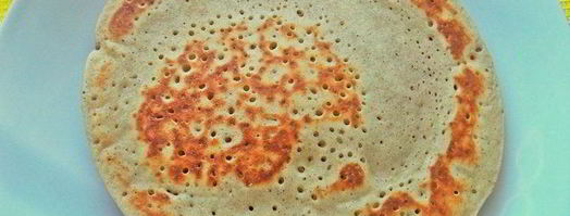 панкейки кефирные с медом, бананом и сливками. Шаг 13