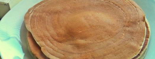 панкейки кефирные с медом, бананом и сливками. Шаг 14