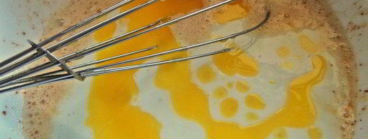 панкейки кефирные с медом, бананом и сливками. Шаг 7