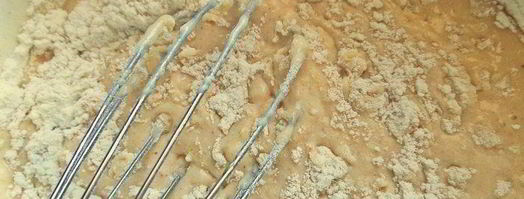 панкейки кефирные с медом, бананом и сливками. Шаг 9