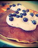 Панкейки с черникой и рикоттой
