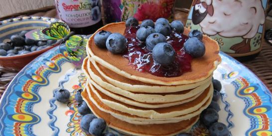 Панкейки с голубикой