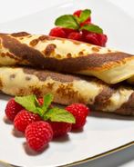 Полосатые блинчики с шоколадной начинкой