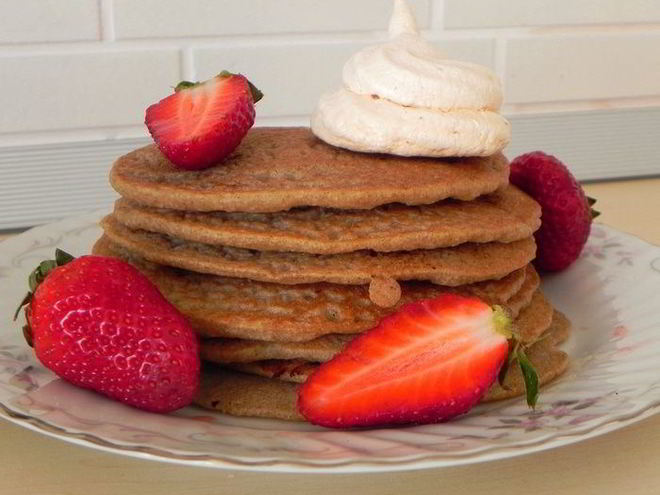 Рецепт пшенных блинчиков с клубникой