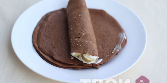 Шоколадные блинчики с бананом