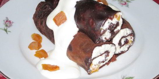 Шоколадные блинчики с творогом и курагой