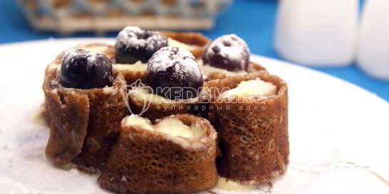 Шоколадные блины со сливочной начинкой