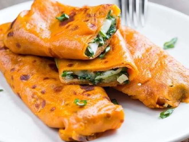 Рецепт томатных блинчиков с начинкой