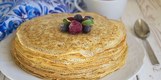 Тонкие блинчики на минеральной воде