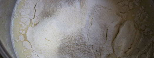 тонкие блинчики на минеральной воде. Шаг 2