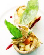 Тонкие блинчики с яблоками