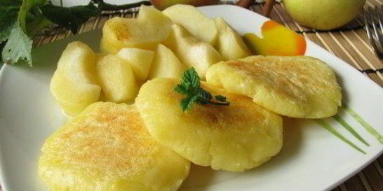 Яблочные блины с лимонной цедрой