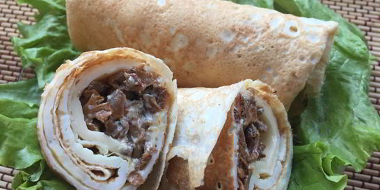 Яичный блинчик, фаршированный грибами