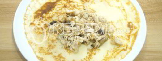 запеченные блины с курицей и грибами. Шаг 11