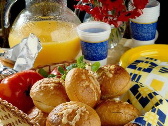 Рецепт аппетитных булочек с начинкой для пикника