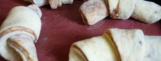 булочки и рогалики зебра с шоколадной прослойкой. Шаг 14