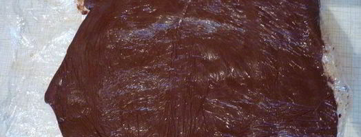 булочки и рогалики зебра с шоколадной прослойкой. Шаг 3