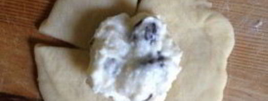 булочки розочки с творогом. Шаг 6