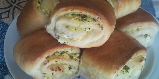 Булочки-рулетики с творогом и зеленью