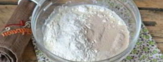 булочки с изюмом из дрожжевого теста. Шаг 2