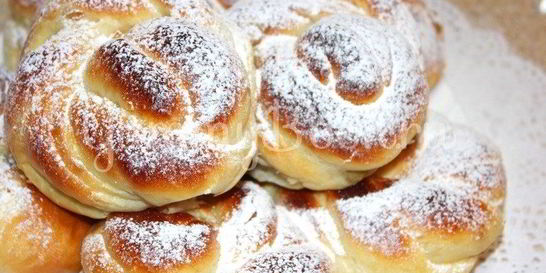 Булочки с изюмом