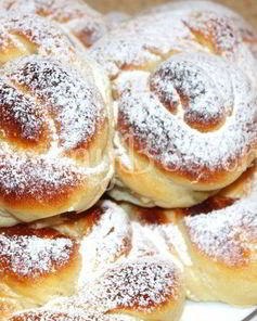 Булочки с изюмом