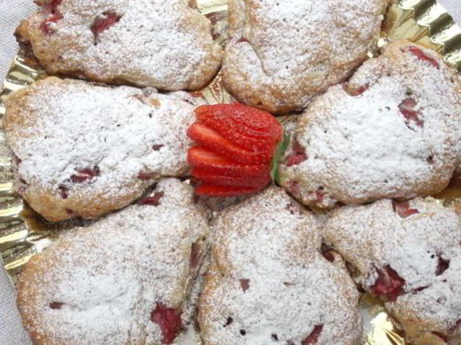 Рецепт булочек с клубникой