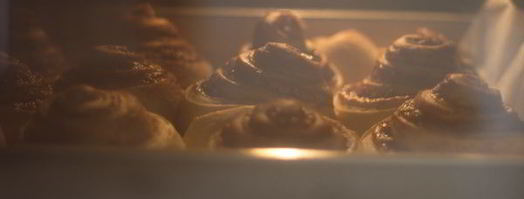 булочки с корицей в сметанной заливке. Шаг 15