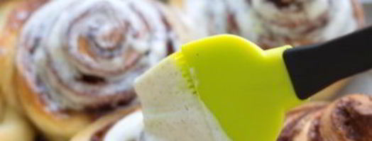 булочки с корицей в сметанной заливке. Шаг 17