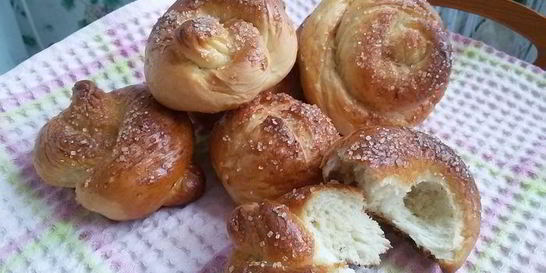 Булочки с сахарной посыпкой