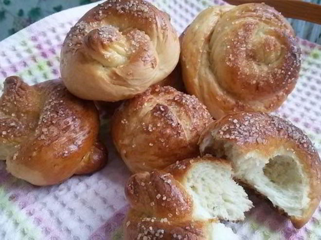 Рецепт булочек с сахарной посыпкой