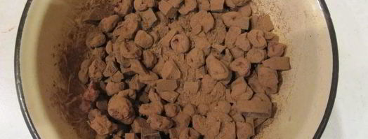 булочки с шоколадом, вишней и песочной крошкой. Шаг 5