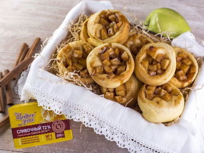 Рецепт булочек с яблоками и корицей