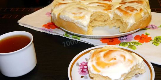 Булочки в сметанной заливке